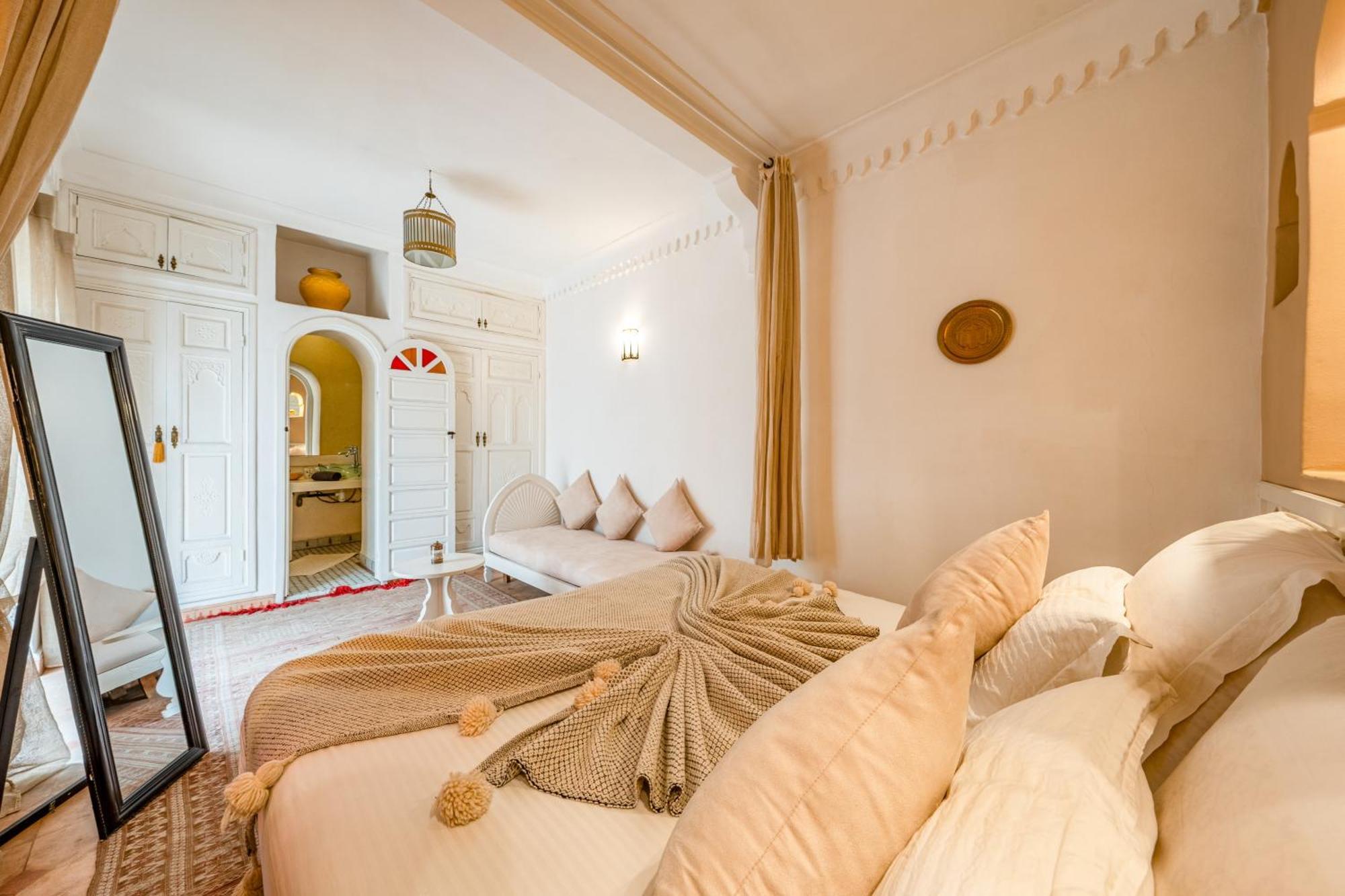 Riad Awinati Location Privatisee ,Piscine Chauffee , Beau Rooftop Marrakesh Eksteriør bilde